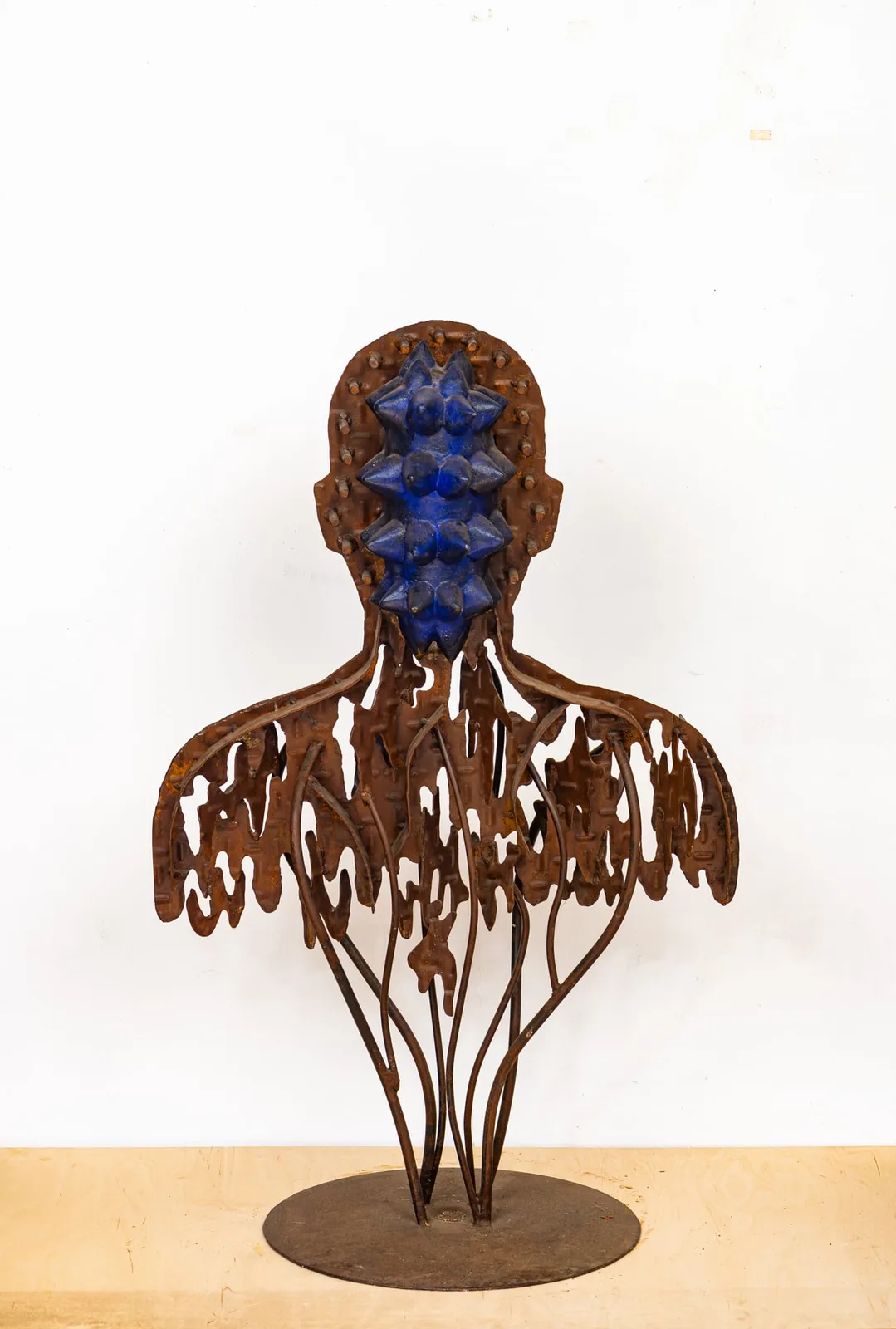 Buste Laréole — sculpture en acier et bois — 2015