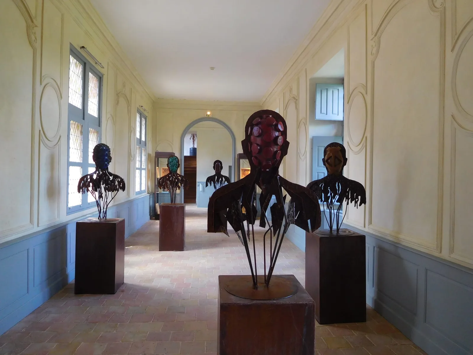 Bustes Laréole — sculpture en acier et bois — 2015